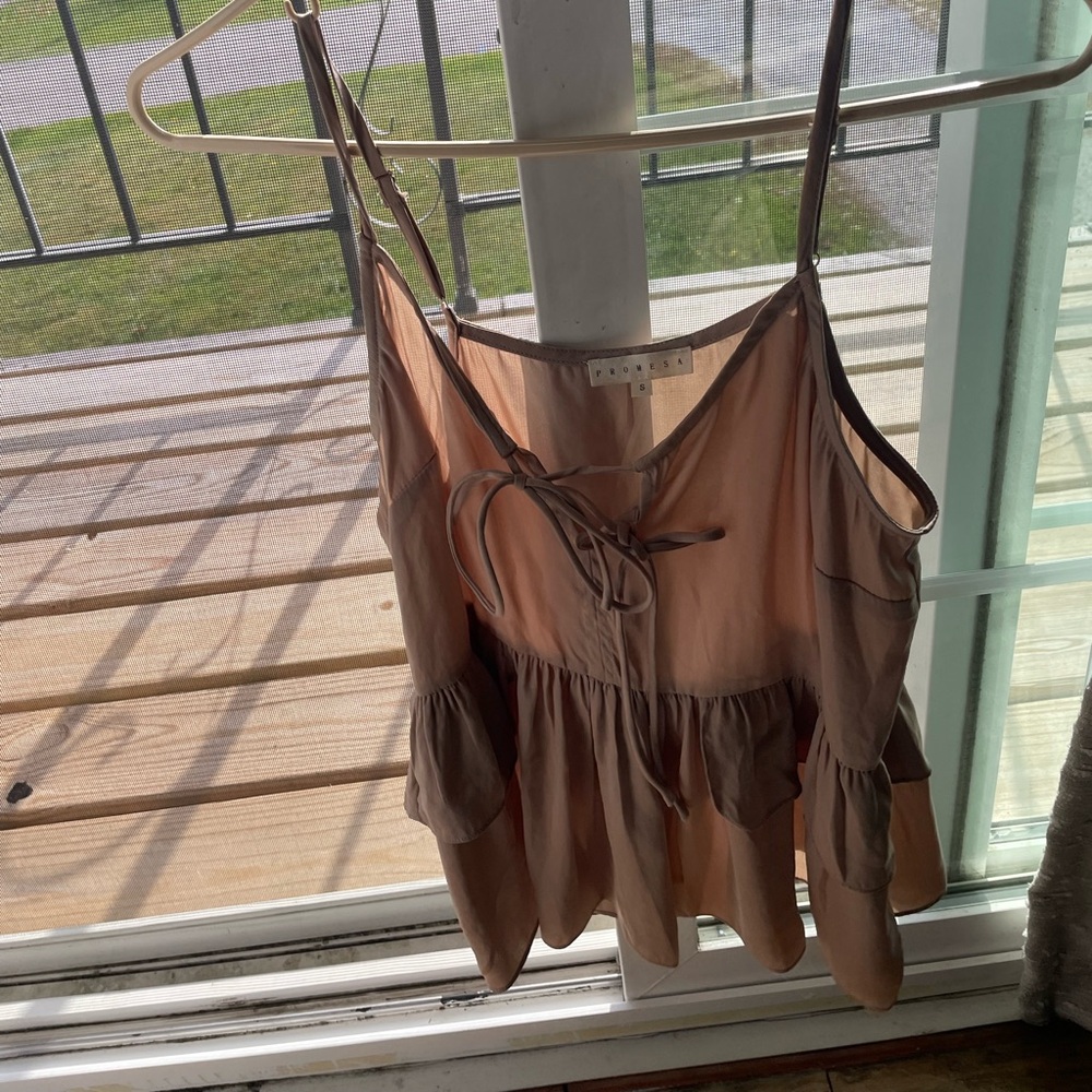 Flowy tank
